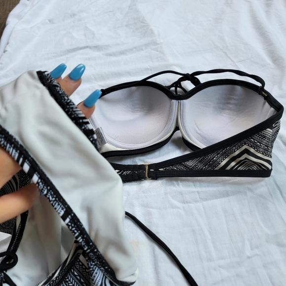 Black and White Patterned Bikini - Picture 12 of 12